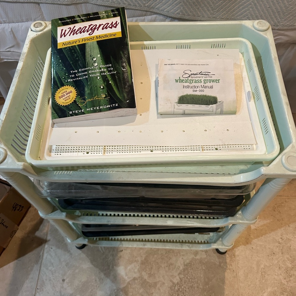 SPROUTMAN Wheatgrass Growing System BRAND NEW 🌱 And BOOK!